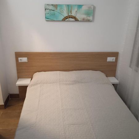 Habitacion Economica Con Bano Privado En Pleno Centro De Figueres Figueres  Bagian luar foto