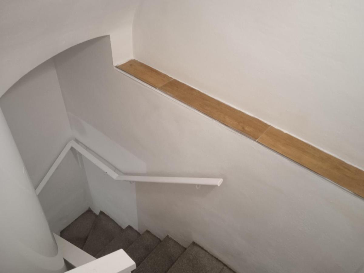 Habitacion Economica Con Bano Privado En Pleno Centro De Figueres Figueres  Bagian luar foto